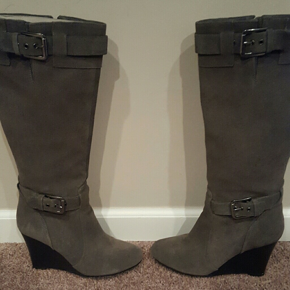 Suede boots