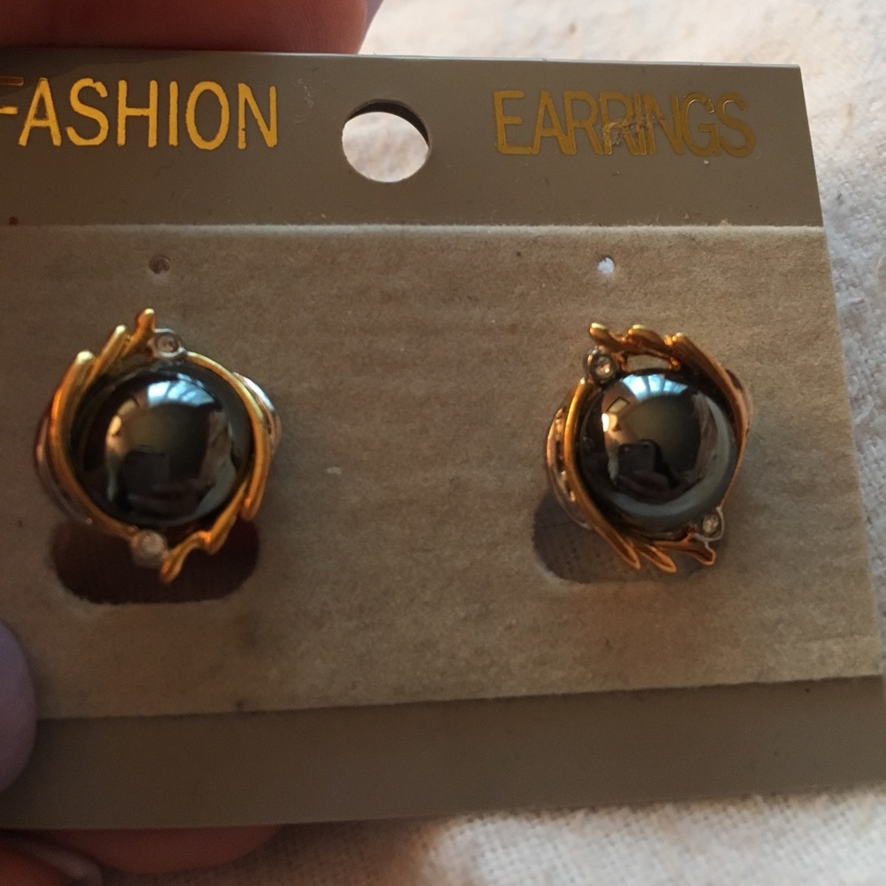 Post Earrings - image 2