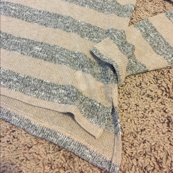 With silver thread sweater - Picture 2 of 8