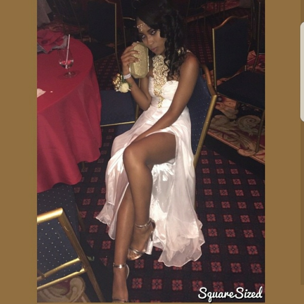 Sold Prom - Picture 2 of 4