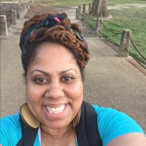 Meet your Posher, April