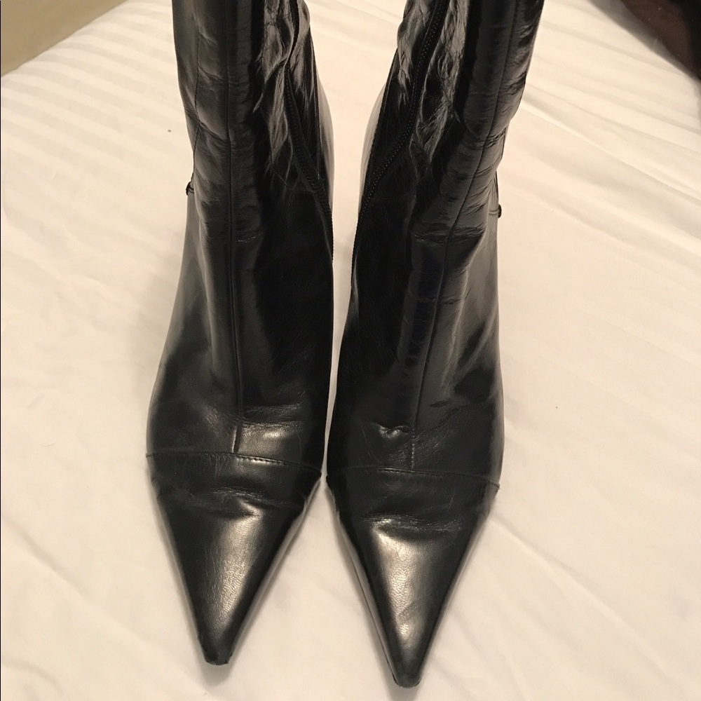 Women's black boots size 8.5
