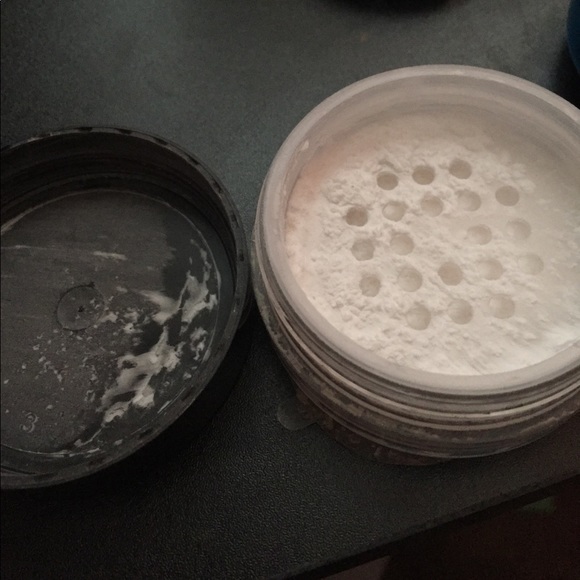 Bundle of Setting powder, highlight, & blush ✨✨ - Picture 6 of 8