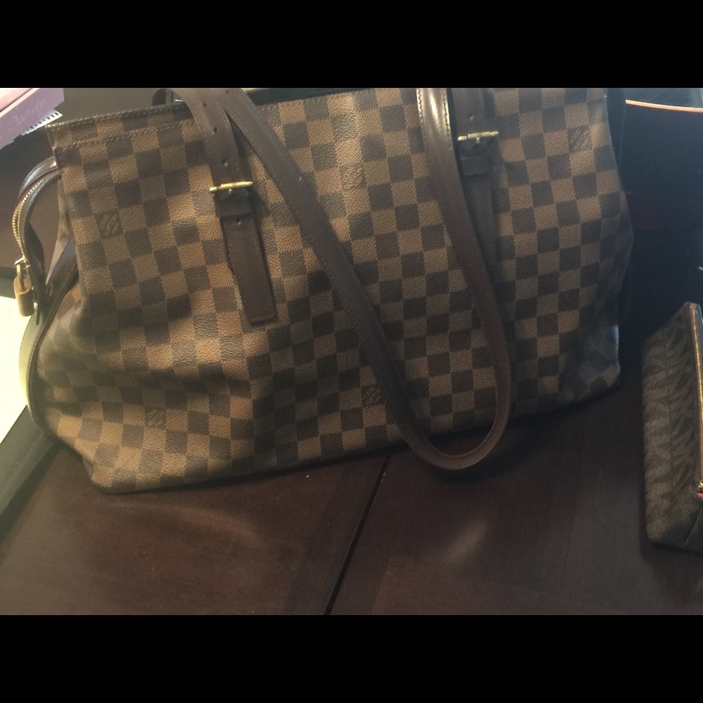 Auth vintage Vuitton Ebene Leather Chelsea Tote.