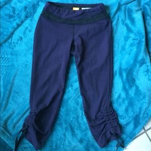Lucy yoga capris tight