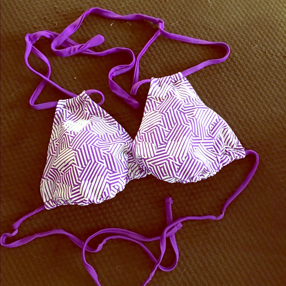 Girls bikini top with straps