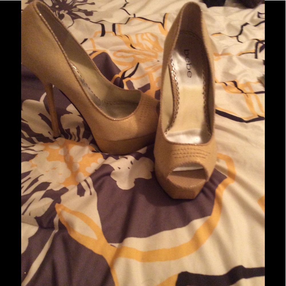 Size 9 Bebe Open Toe gold wooden heel