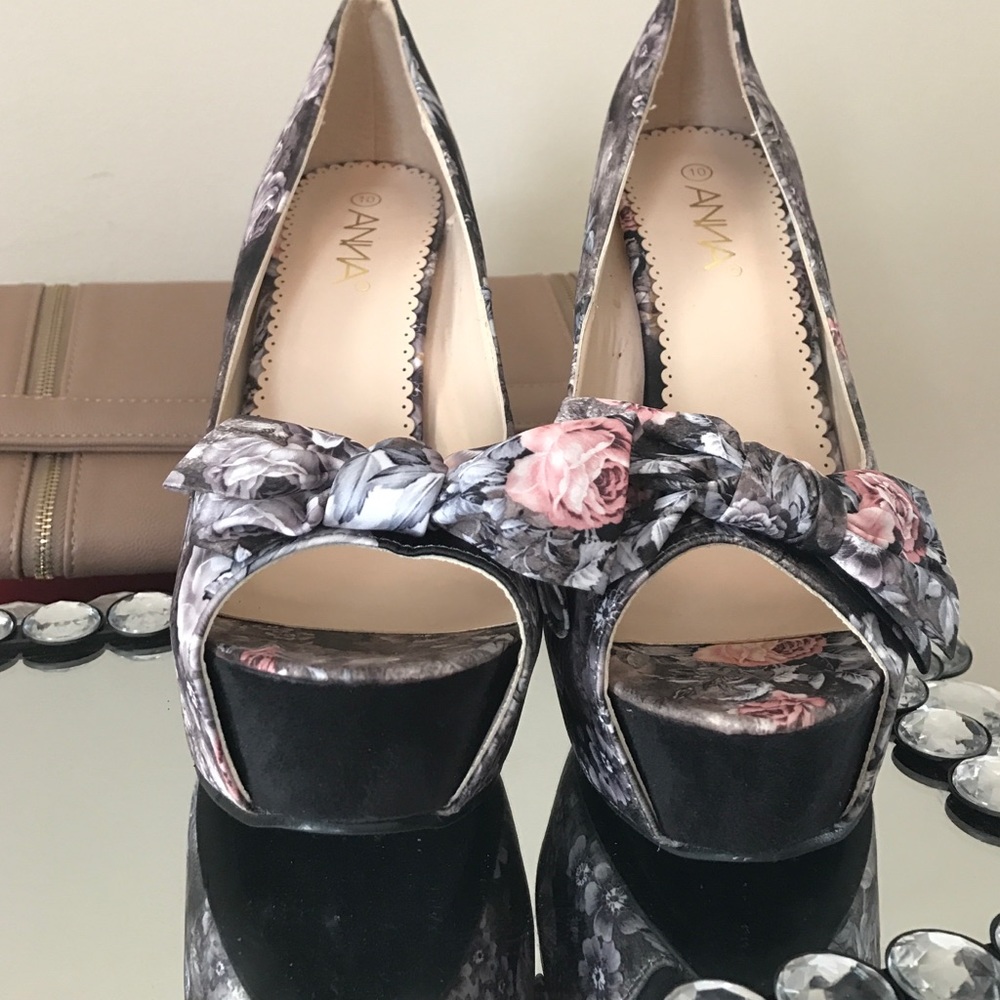 Heels👠💋 - Picture 4 of 4