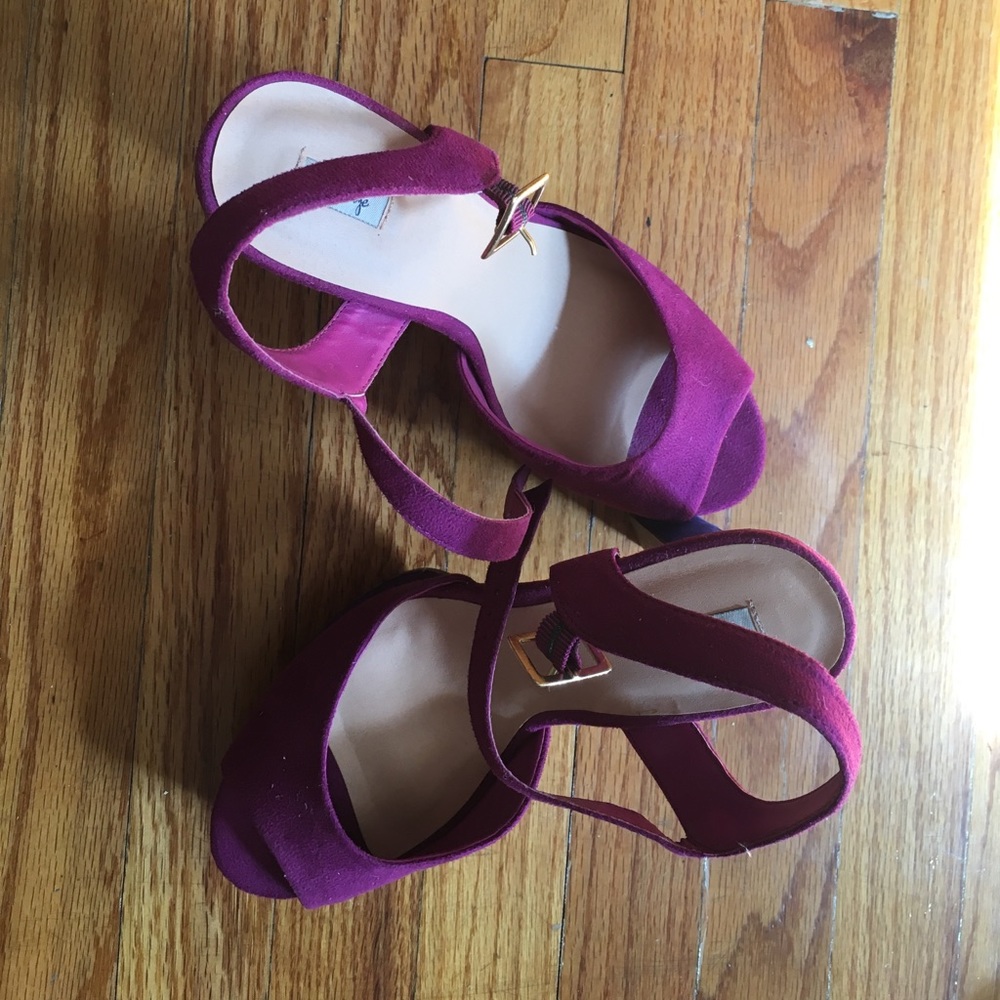 Platform suede heels