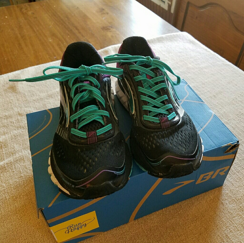 BROOKS GHOST 9 SIZE 8