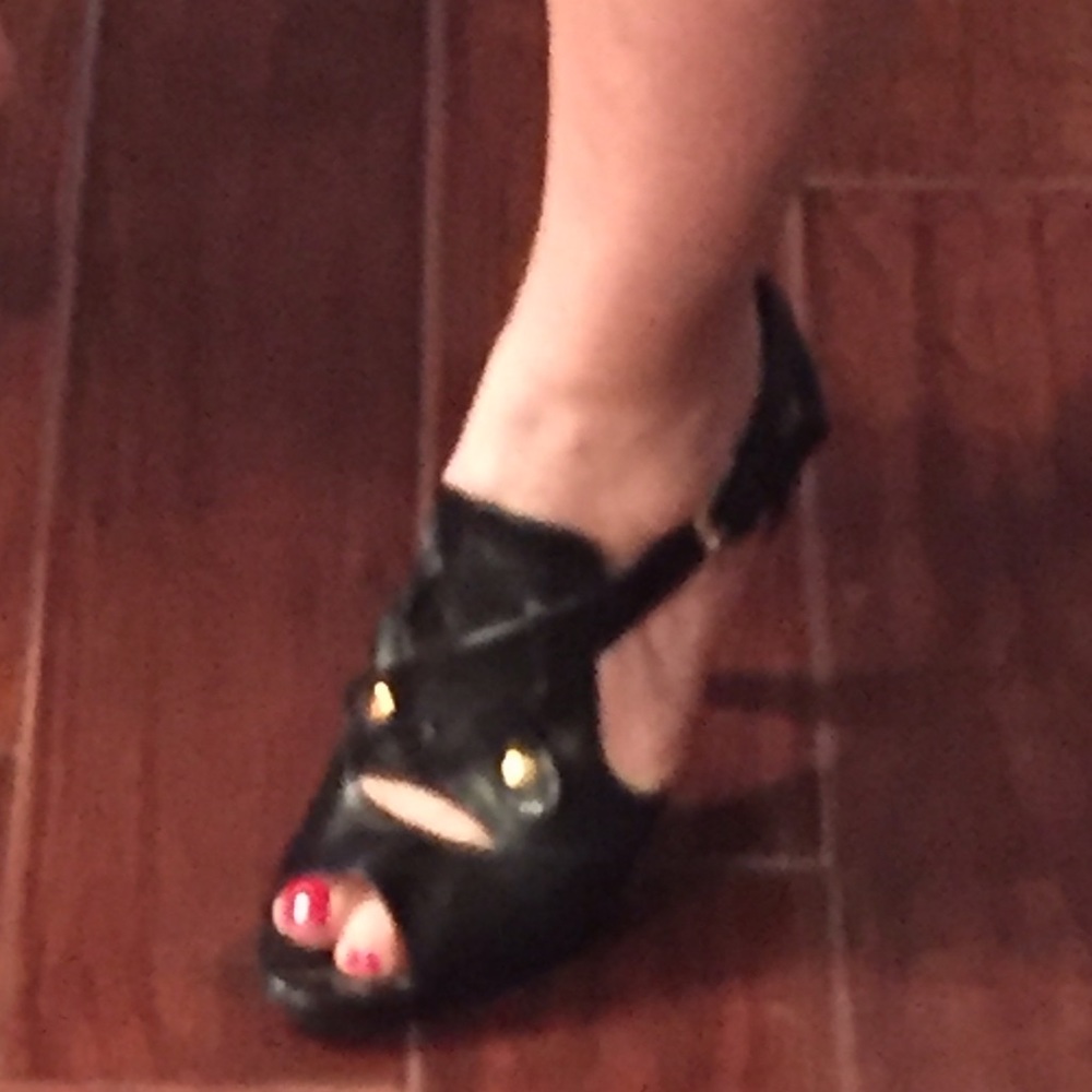 Cute straps Nine West with chunky heel sz 8.5