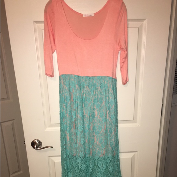 Mommy & Me Maxi Dresses - Picture 3 of 3