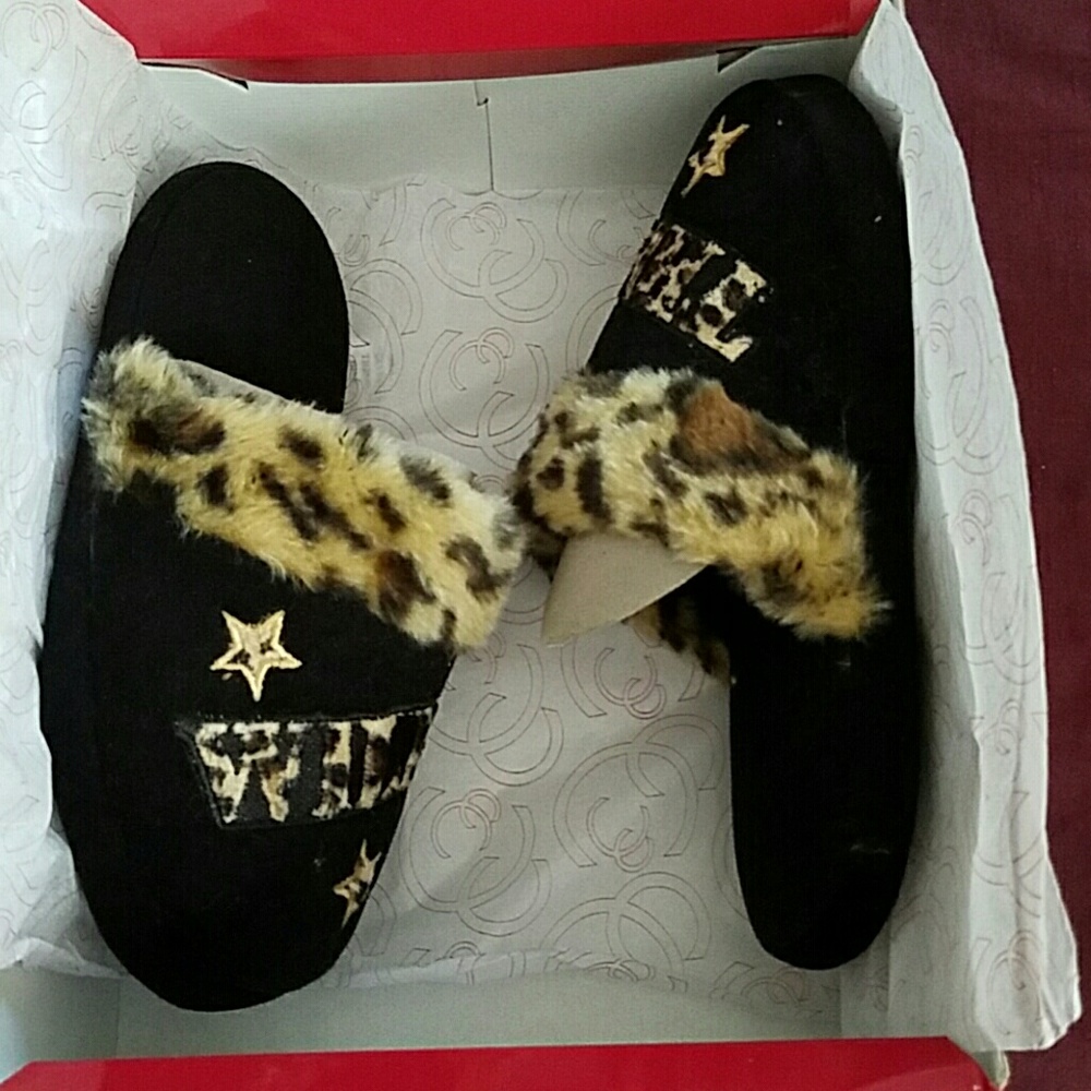 Slippers - Picture 3 of 3