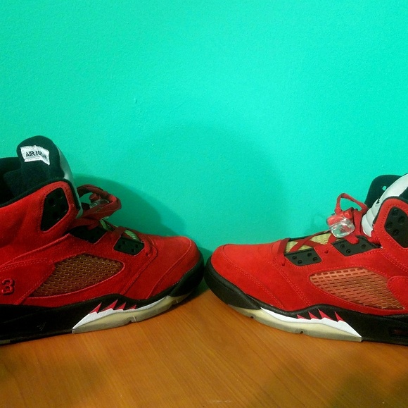Air Jordan 5 raging bull pack ..