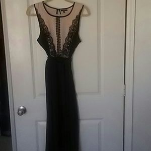 Long sleeveless dress