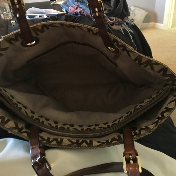 Michael Kors handbag - Picture 3 of 4