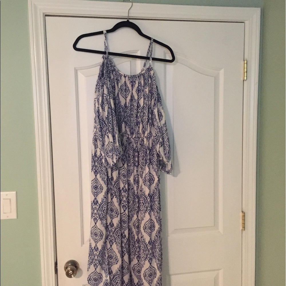 Maxi cold shoulder dress