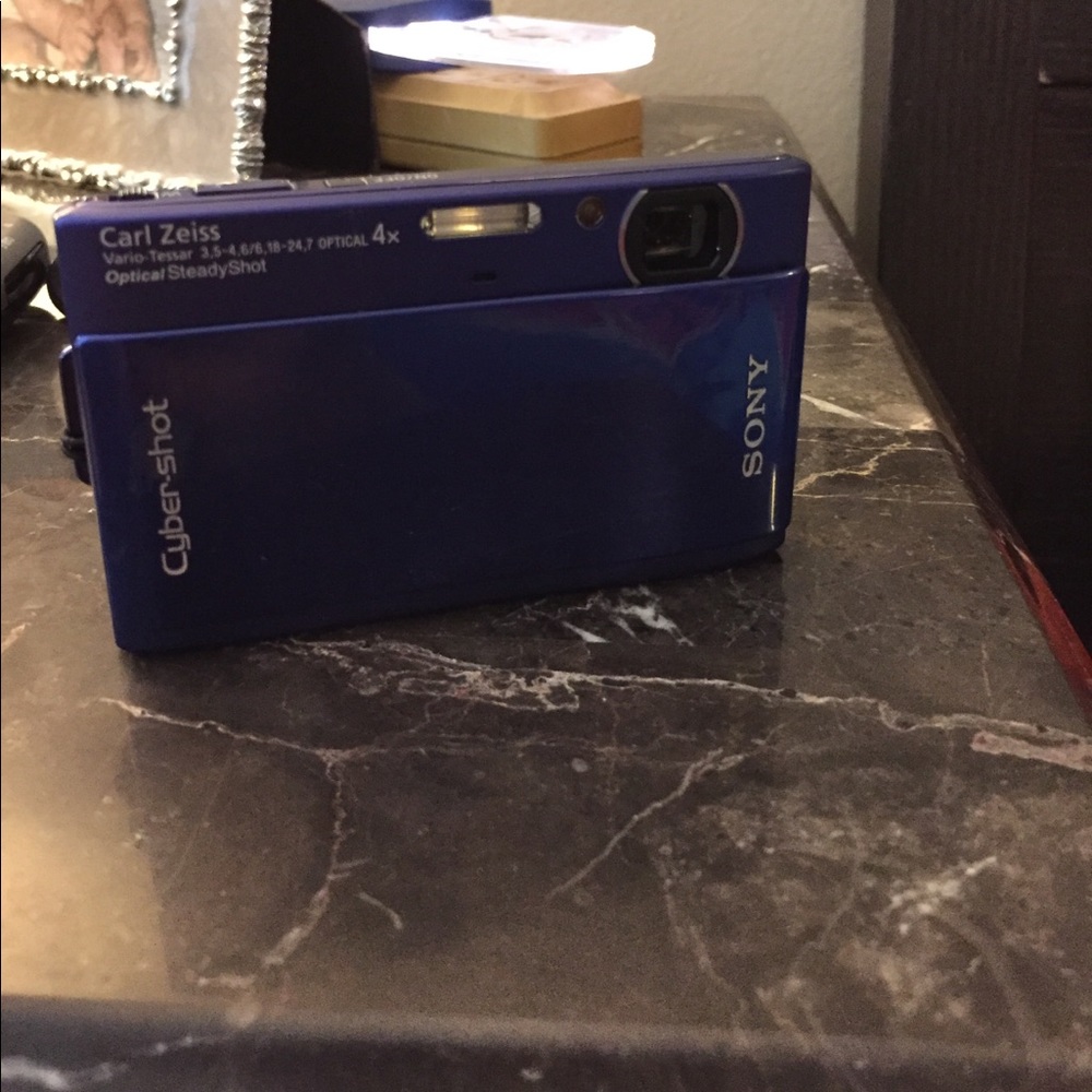 Sony camera - Picture 3 of 3
