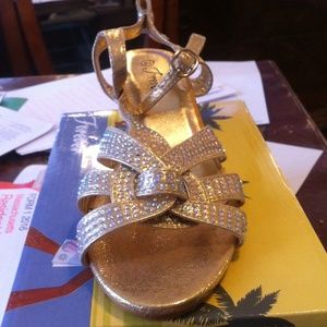 Bran new gold sandal NEVER-WORN