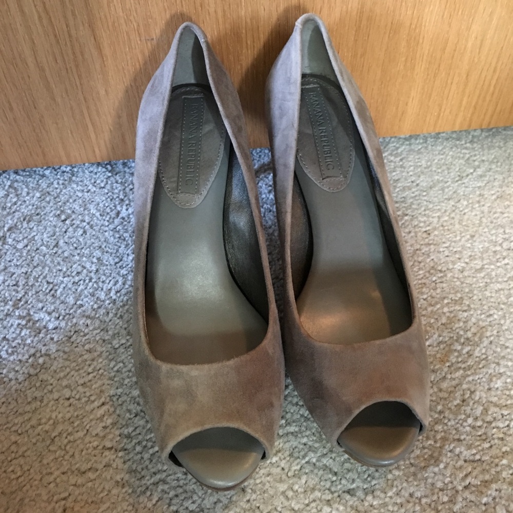 Grey suede Banana Republic heels