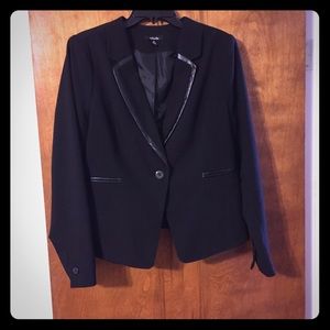 NWOT Black tuxedo blazer