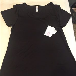 Lularoe Medium Black Classic Tee - NWT