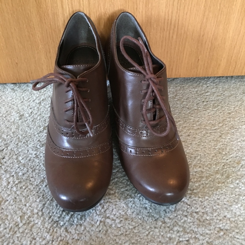 Brown Mootsie Tootsie wedges