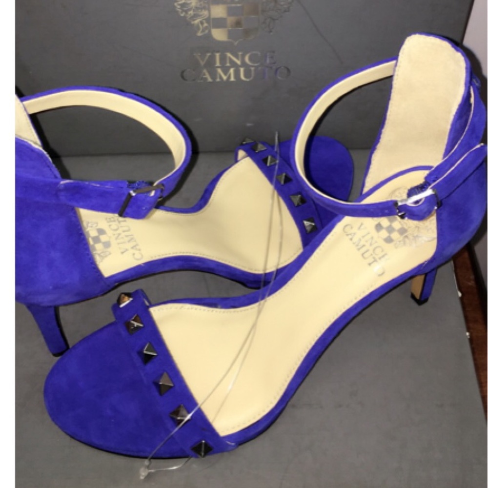 Vince Camuto Blue Heels 7.5 - Picture 4 of 4