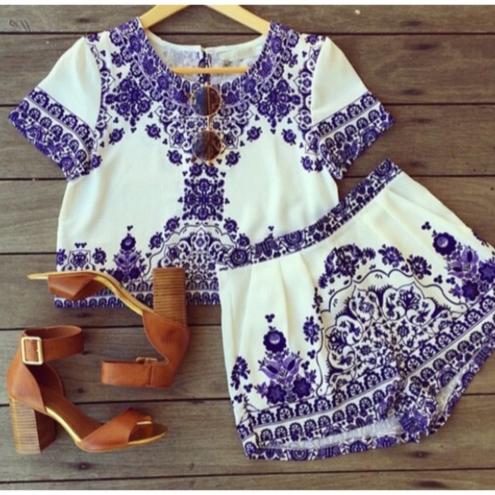 ❗️CLEARANCE❗️Blue White Crop Top Short Set S M L - Picture 2 of 3