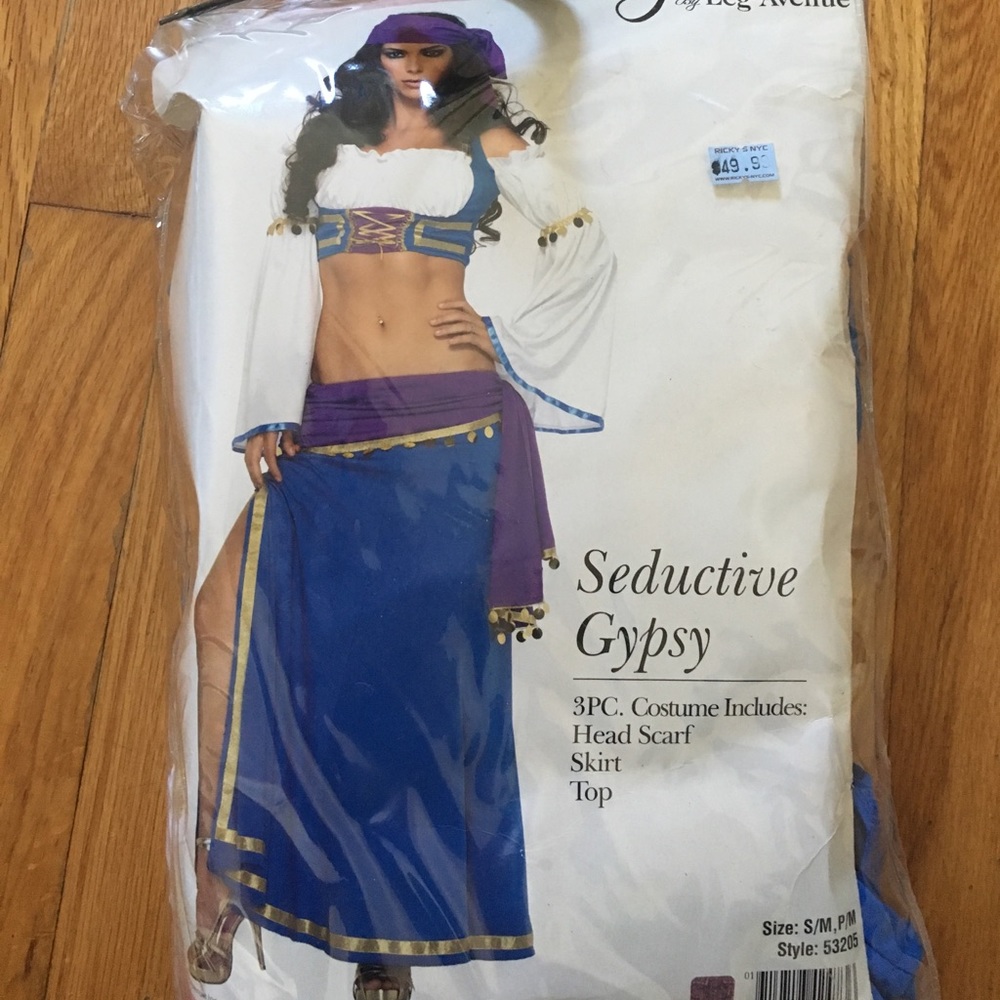 Halloween costume -seductive Gypsy