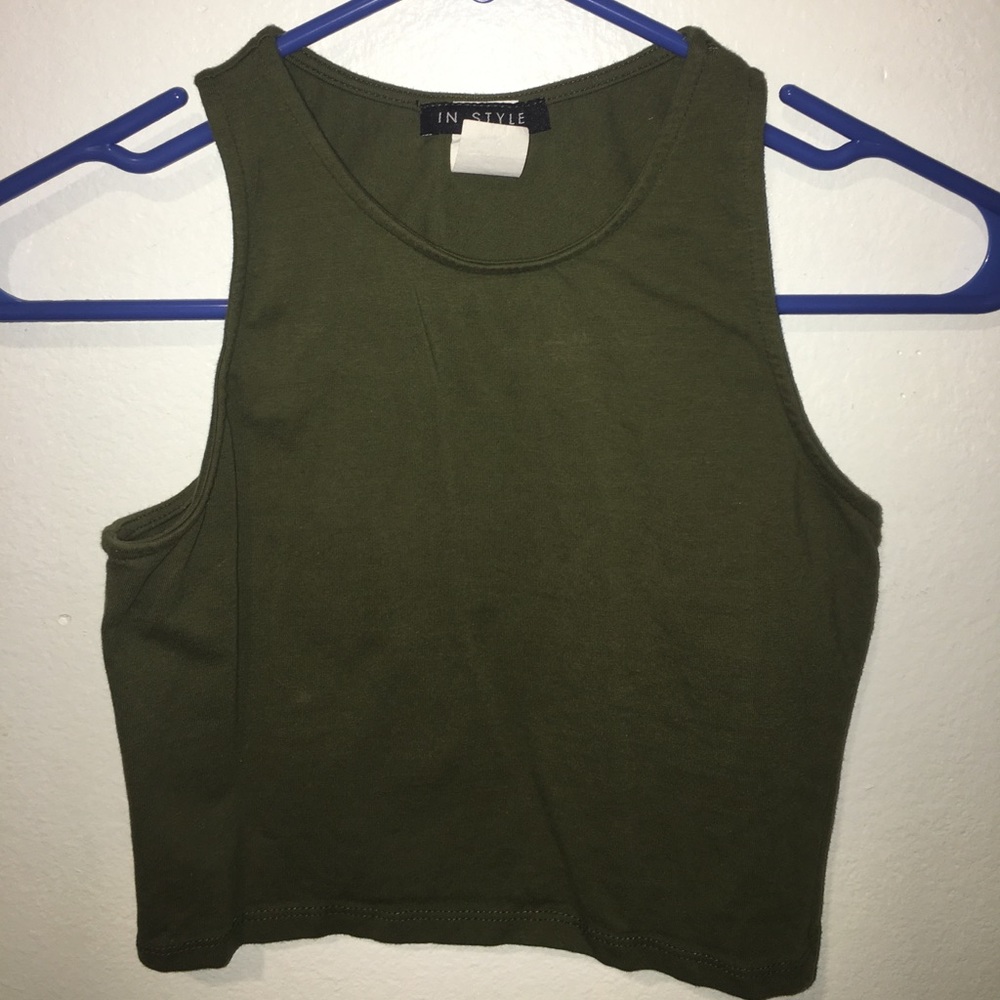 🚫SOLD ON Ⓜ️ercari Olive crop top