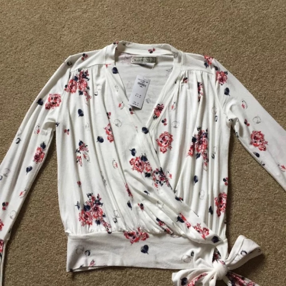 ******IN SEARCH OF**** this top in a large