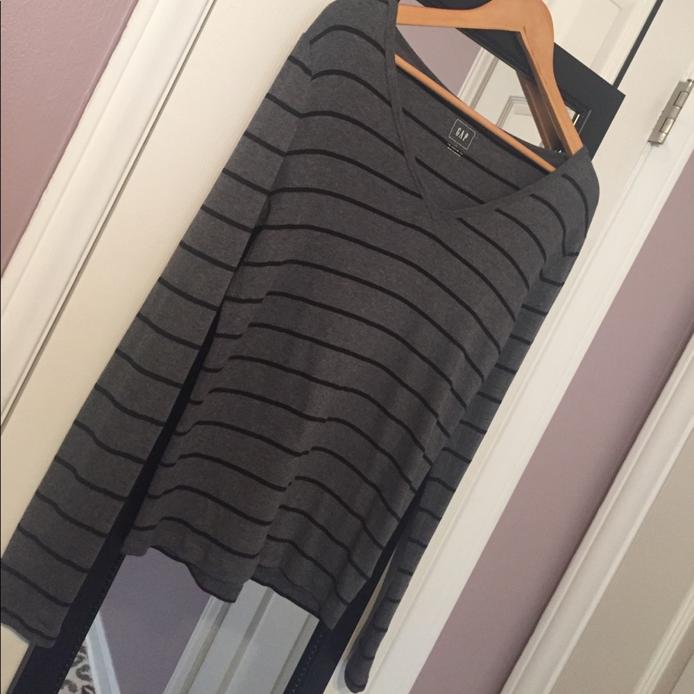 Woman's GAP Shirt