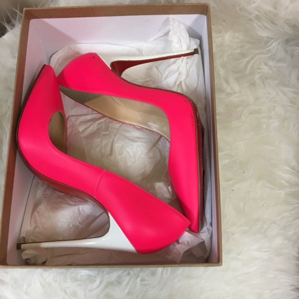 100% authentic Christian louboutin so kate