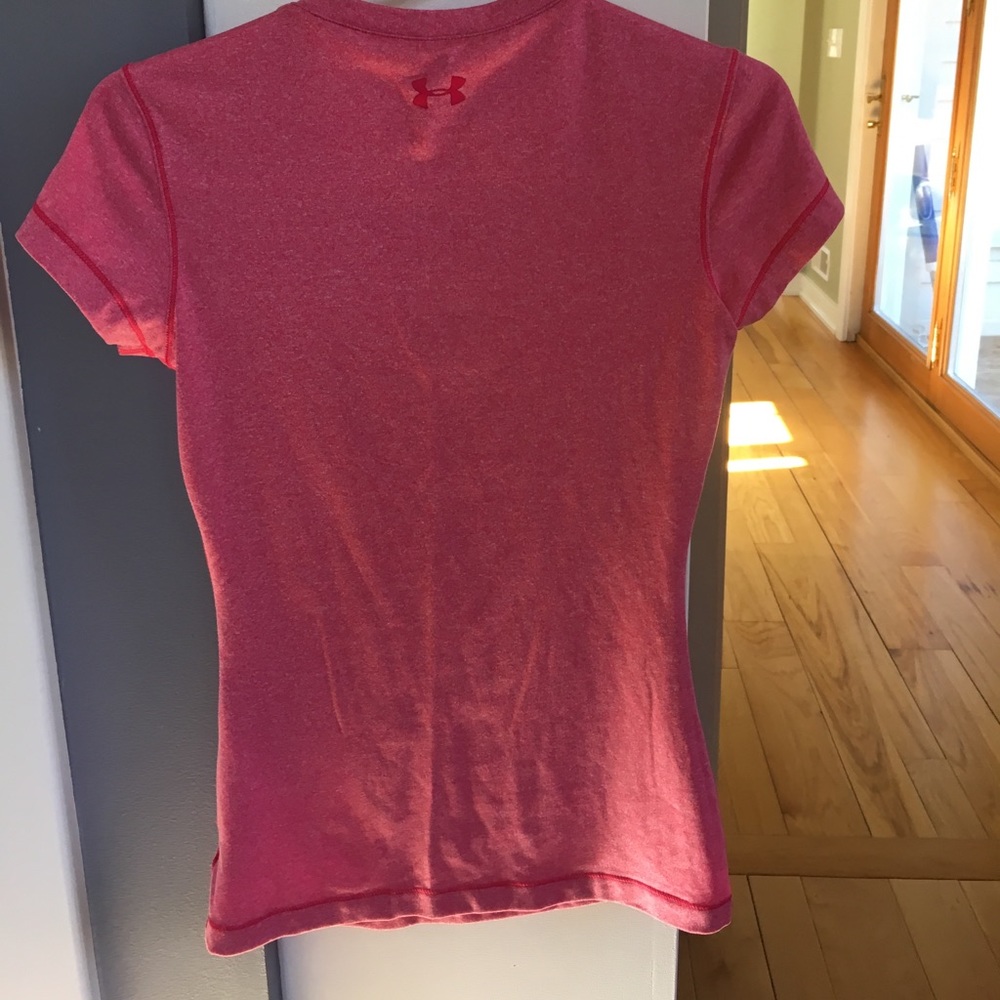 Pink workout top. - Picture 2 of 2