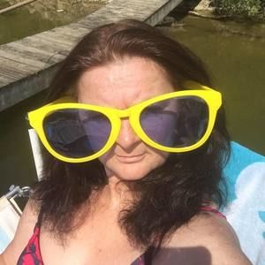 Meet your Posher, Debbie