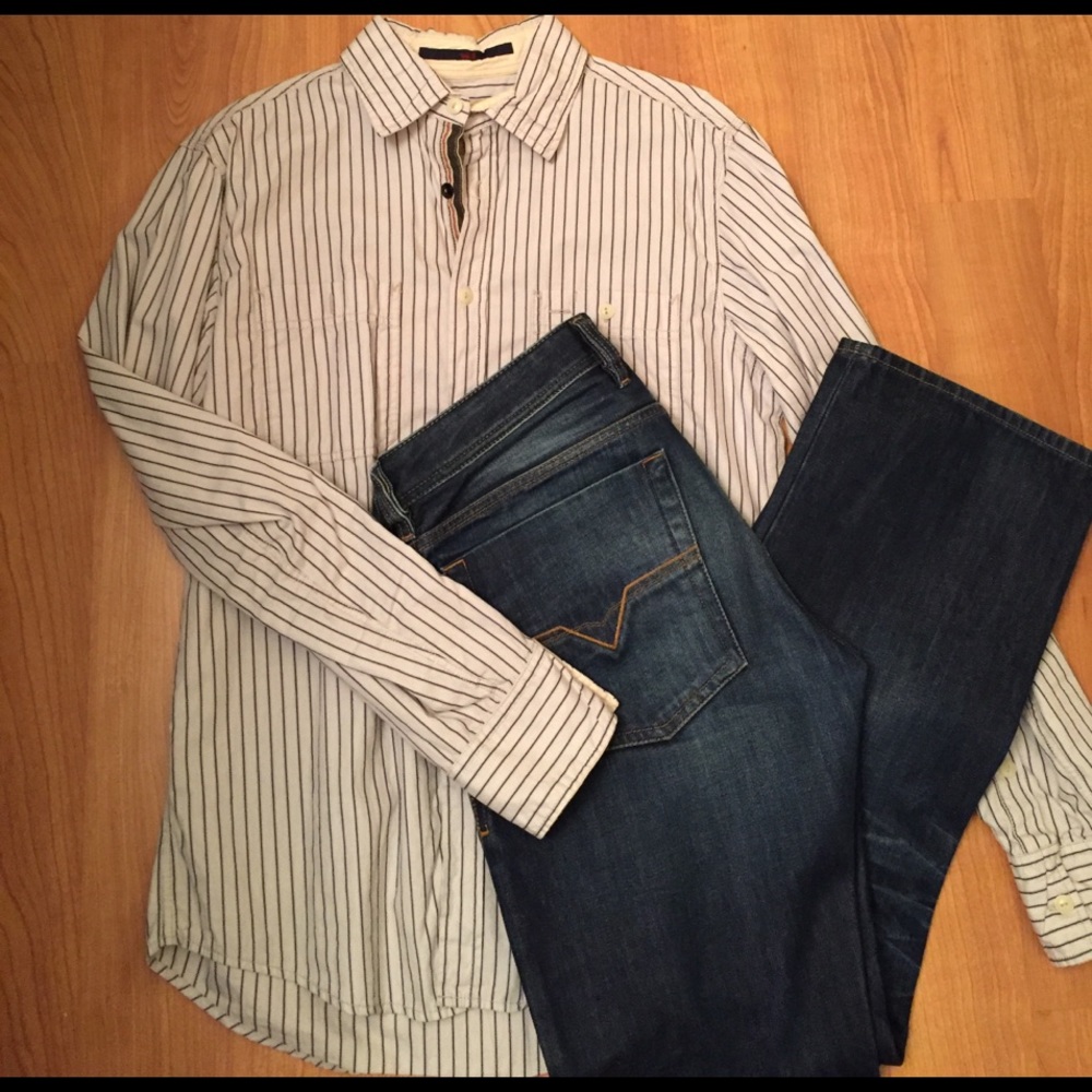 Excellent blue and white striped button down