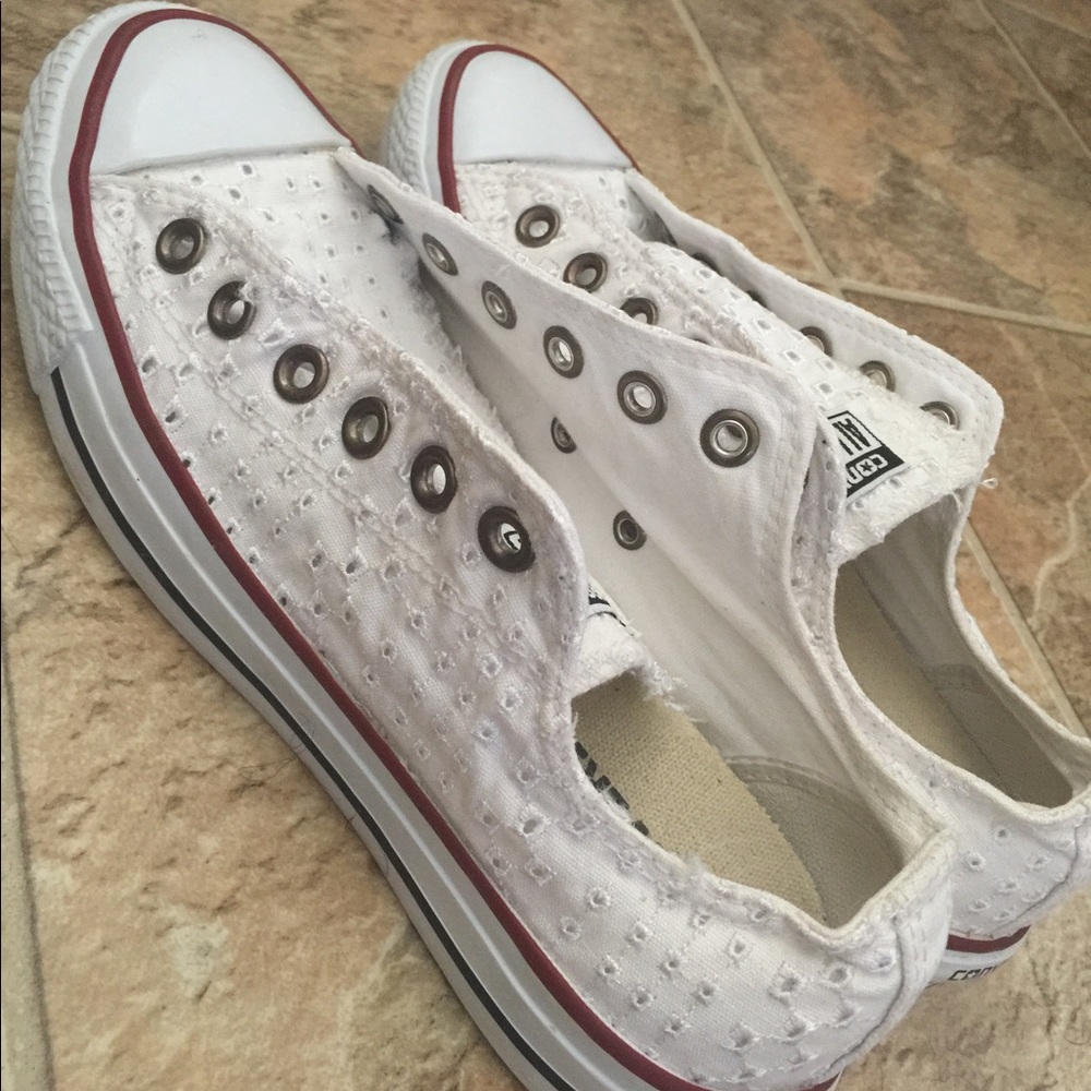**Size 8** Women's Eyelet Converse