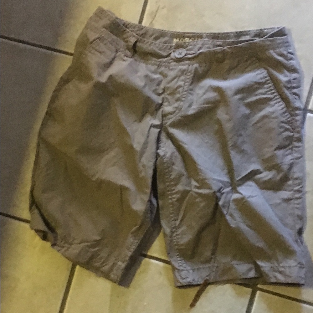 New never worn knee length shorts