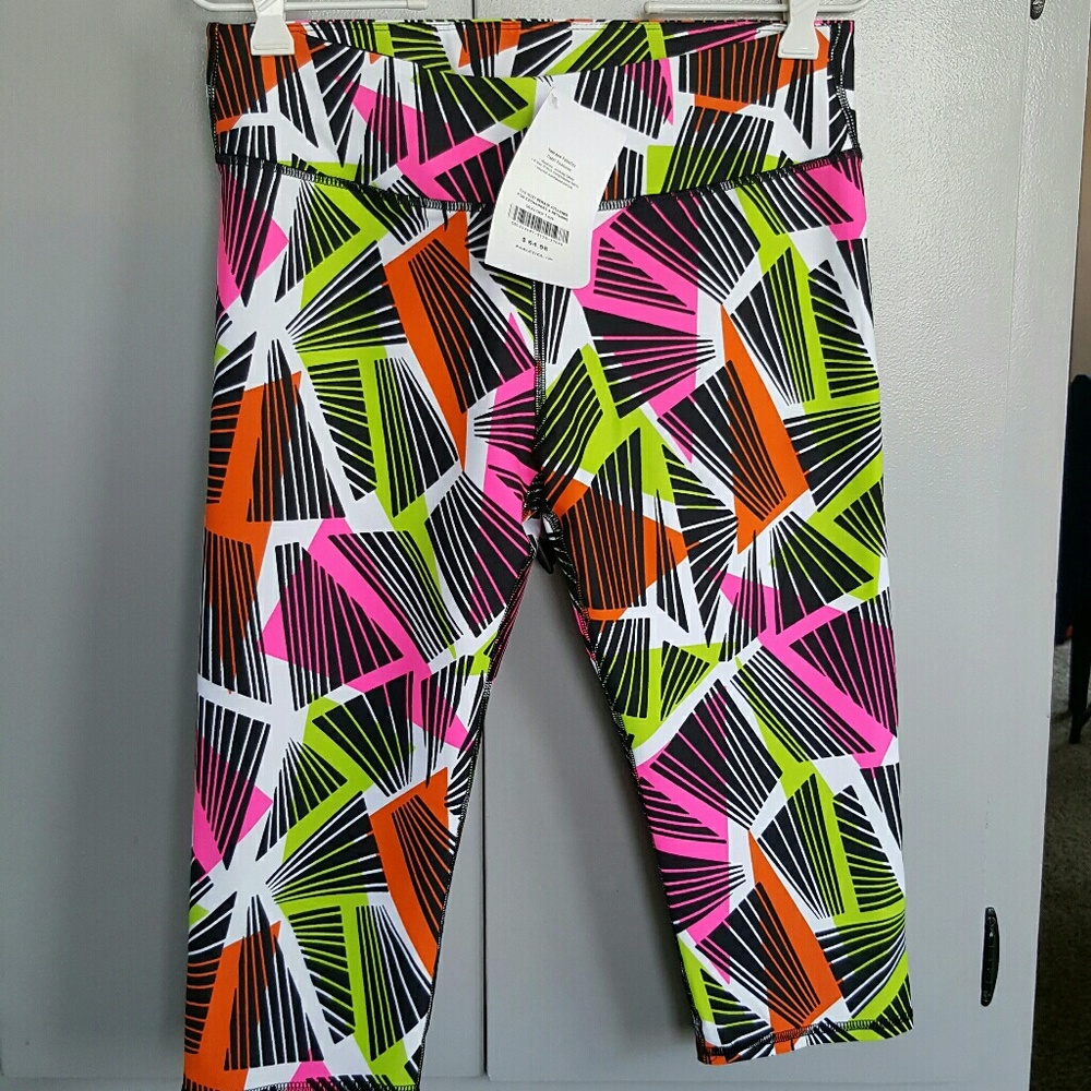 Fabletics Salar Crop NWT