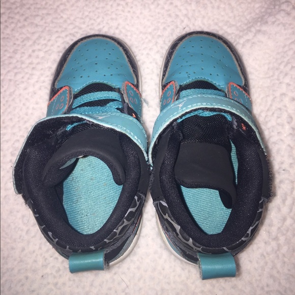 Jordan's - Picture 3 of 4