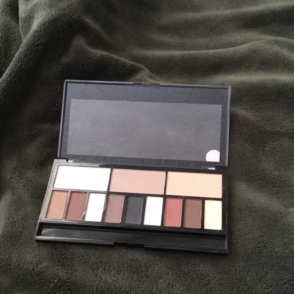 Makeup Revolution Ultra Eye Contour Palette