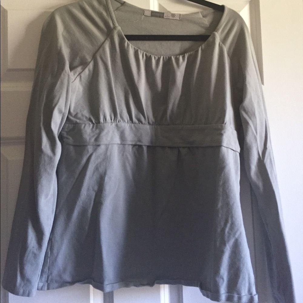 Athleta tee