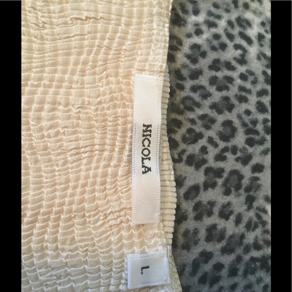 Square neck tank. - Picture 2 of 2