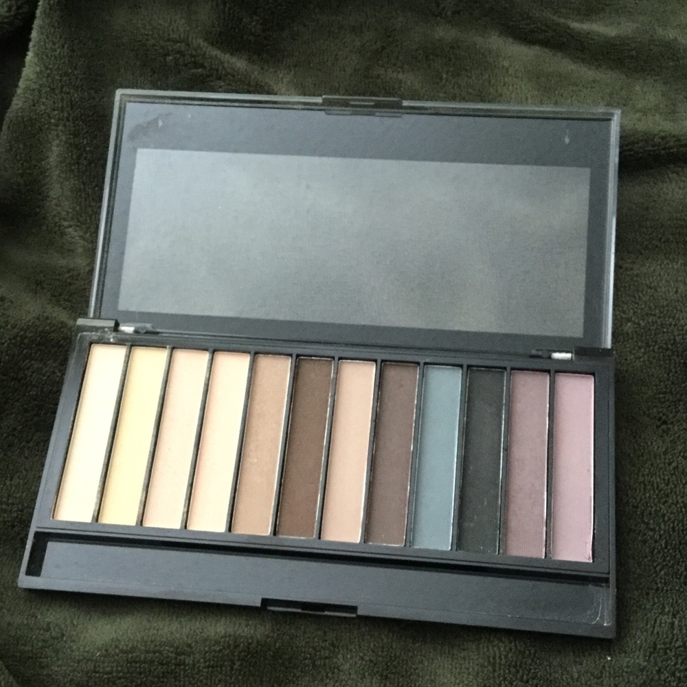 Makeup Revolution Redemption Eyeshadow Palette