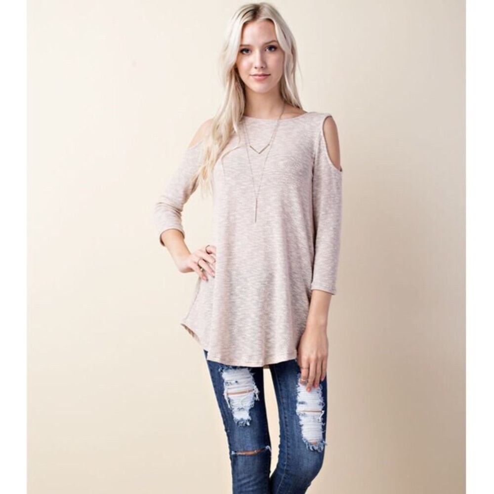 ▫️SOLD OUT▫️LAST▫️Clearance▫️Cold Shoulder Top - Picture 5 of 7