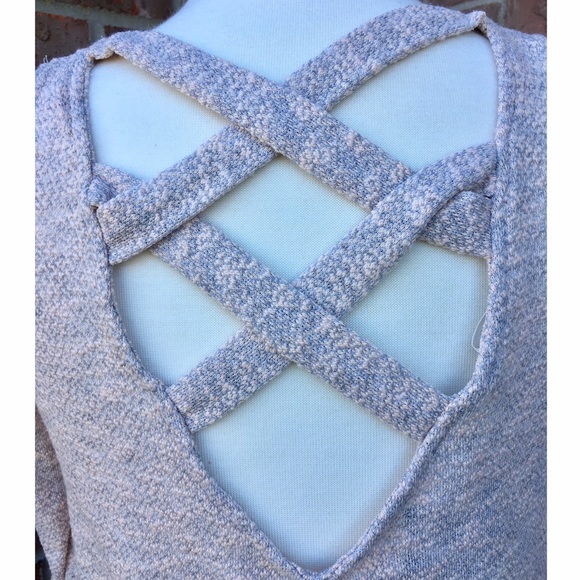 ▫️SOLD OUT▫️LAST▫️Clearance▫️Cold Shoulder Top - Picture 6 of 7