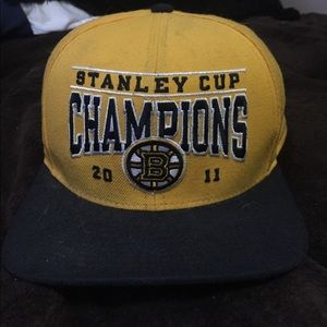 Bruins hat
