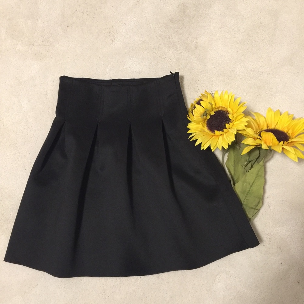 *SOLD*π£HP4/16/17π£Black high waist pleated skirt - Picture 3 of 8