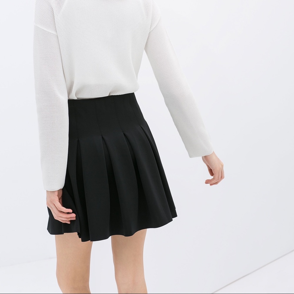 *SOLD*π£HP4/16/17π£Black high waist pleated skirt - Picture 1 of 8